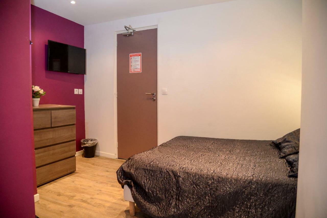 Hotel Hovi De La Mairie Aubervilliers Bagian luar foto