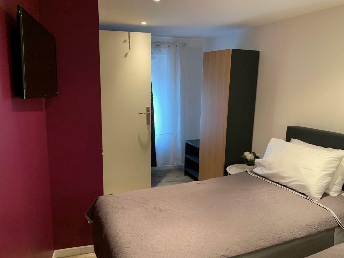 Hotel Hovi De La Mairie Aubervilliers Bagian luar foto